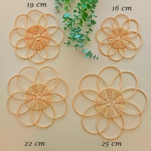 Posavasos bohemios hechos a mano, manteles de ratán en forma de flor con decoración de pared multifunción, diseño Art Deco para colgar - Product Image 6