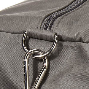 Bolsa de gimnasio de nailon impermeable y seca de gran capacidad unisex fabricada en fábrica con cremallera para viajes de deportes al aire libre fabricada en Pakistán - Product Image 4