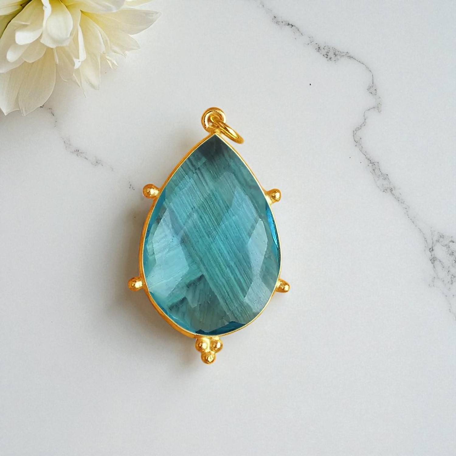 บุษราคัมสีฟ้า