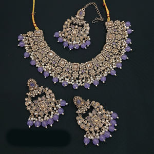 Ensemble de collier ras du cou en pierre de cristal plaqué or Glam Bijoux de déclaration élégants pour les mariages, les fêtes et les looks ethniques - Product Image 3