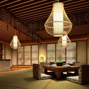 Plafonnier en rotin fabriqué à partir de rotin naturel tissé à la main fournissant un éclairage chaud pour les maisons et les cafés - Product Image 3