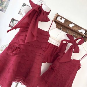 Conjunto Casual de Top Sin Mangas y Pantalones Cortos de Gasa con Volantes Color Vino Tinto Personalizado para Mujer - Product Image 5