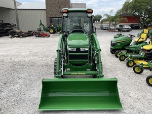 รถแทรกเตอร์มือสอง John Deere 3039R ขับเคลื่อน 4 ล้อ สำหรับงานเกษตร พร้อมบุ้งกี๋หน้า เครื่องยนต์ 60 แรงม้า และชุดเกียร์ - Product Image 2