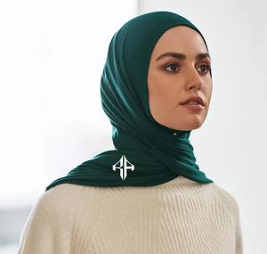 Écharpes pour femmes confortables par RIVIAN ATLANTIC, vente en gros, 100% soie, qualité supérieure, prix bas pour les femmes - Product Image 3