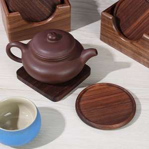 Sous-verres en bois naturel élégants offrant une protection fiable de la surface de la table et de l'espace de travail au quotidien - Product Image 3