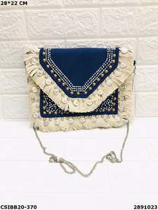 กระเป๋าคลัทช์หนังแท้ลายซองจดหมายสไตล์โบฮีเมียน งานฝีมือดีไซน์หรูหรา ประดับลูกปัดและงานปักหินหลากหลายแบบ - Product Image 3