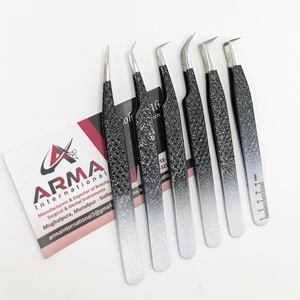 Logotipo personalizado 90 grados aislamiento Ombre blanco con pinzas de extensión de pestañas brillantes negras producto de Venta caliente - Product Image 1