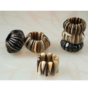 Pulsera de cuerno de búfalo hecha a mano con estilo, accesorios de moda para mujeres y niñas, hecha a mano con materiales de alta calidad - Product Image 1