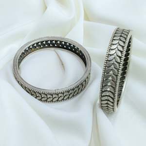 Swadeshi Pitara Women's 925 Sterling Silver Ditya Petal Statement Tennis <b>Bangle</b> Single Piece Fashion Gift - Product Image 4