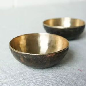 ชามโลหะขนาดใหญ่ที่มีโครงสร้างแข็งแรงออกแบบมาสำหรับการใช้งานหนักในงานปาร์ตี้พิธีและงานครอบครัว - Product Image 1