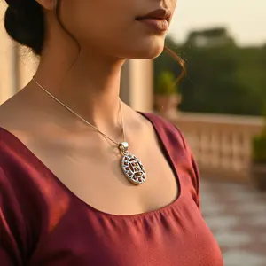 Pendentif fleur en perle d'eau douce plaqué rhodium avec accents de diamants et de rubis pour femmes - Bijoux tendance en or rose - Product Image 1