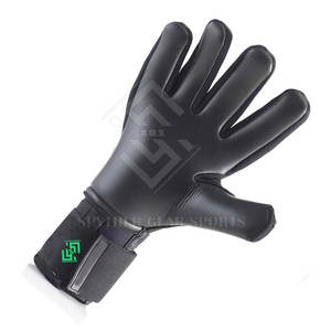 Gants de gardien de but de haute qualité antidérapants avec fermeture à scratch, adhérence optimale, paume en latex respirante, fabriqués au Pakistan - Product Image 6
