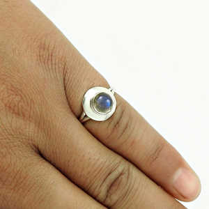 Bague en labradorite de qualité supérieure en argent sterling 925, pierre ronde brillante, style bohème, à prix raisonnable - Product Image 2