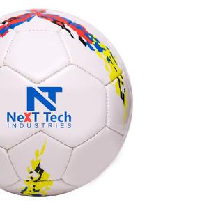 Balón de entrenamiento de fútbol de Next Tech Industries, material de PU para fines de entrenamiento con diseño personalizado y logotipo personalizado - Product Image 2