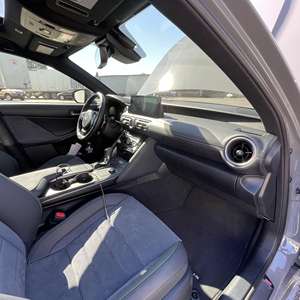 IS 500 Edición 2022 Usado, Bajo Kilometraje, Transmisión Automática, Asientos de Cuero, Sin Accidentes y Listo para Enviar - Product Image 5