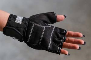 Gants d'entraînement en cuir personnalisés de la meilleure qualité avec dragonne réglable Protection supérieure pour la musculation sportive en gros - Product Image 2