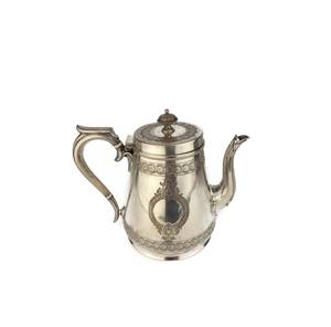 La tetera árabe con asa ofrece encanto decorativo y uso práctico para los amantes y coleccionistas del café - Product Image 6