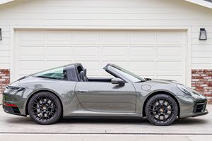 Porsche 911 Targa 4 GTS 2024 USADO - Product Image 2