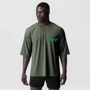 T-shirt de performance pour homme, coupe ample, confort ultime, personnalisable OEM, vêtements de sport actifs, 100% coton, séchage rapide, respirant, 300g - Product Image 2