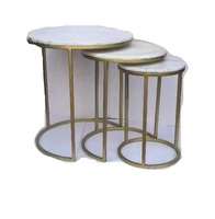 Ensemble de 3 tables d'appoint en marbre en forme de triangle