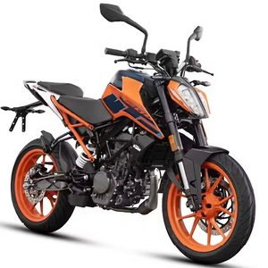 Moto KTM Duke 200 à performances avancées conçue pour les grossistes internationaux et les commerçants en sport automobile - Product Image 5
