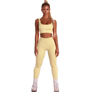 Conjunto de Yoga de Color sólido personalizado para mujer con tela elástica suave, Sujetador deportivo transpirable de secado rápido, mallas, traje de entrenamiento de gimnasio de 2 piezas - Product Image 3