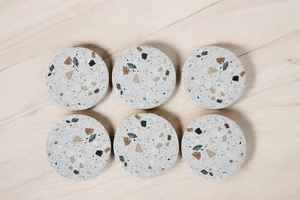 Juego De 6 Posavasos De Mármol Terrazo Con Soporte Dorado - Product Image 4