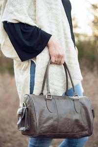 Sac à bandoulière en cuir véritable, deux sangles, 45-55 cm, fermeture à boucle, marron foncé, minimaliste, vintage, pour femme, toutes saisons, usage quotidien - Product Image 5