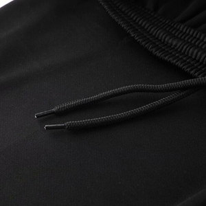 Ensemble maillot et short d'équipe personnalisés de haute qualité pour adultes Uniforme de football à sublimation de coupe automatisée - Product Image 6