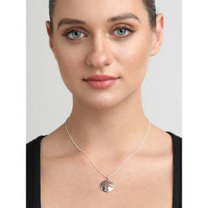Collier chaîne tendance CLARA en argent sterling 925 avec pendentif arbre, plaqué rhodium, zircon, diamant, perle, pierres principales en or 18 carats et platine - Product Image 5