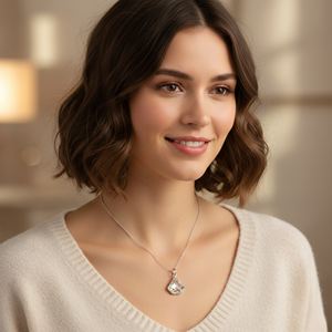 Quartz en cristal forme fantaisie avec lunette en argent sterling pendentif plaqué argent pour le mois de naissance d'avril - Product Image 5