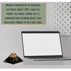La mejor calidad pulido Shungite piedra preciosa orgón pirámide OM Logo ecológico decorativo vacaciones decoración Navidad al por mayor - Product Image 4