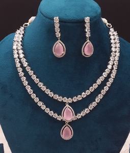 Superbe ensemble de bijoux en diamants américains rayonnants pour femmes | Collier et boucles d'oreilles élégants, rehausse parfaitement toute tenue sophistiquée - Product Image 3