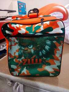 กระเป๋าแบบกำหนดเองสีเหลืองกลิตเตอร์สำหรับทีม กระเป๋าเป้สะท้อนแสงสำหรับชมรมเชียร์ลีดเดอร์และสตูดิโอเต้นรำ กระเป๋าเชียร์สีทองสำหรับเด็กผู้หญิง - Product Image 4