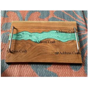 Bandeja para servir el desayuno de resina de madera con bordes naturales artesanales de la mejor calidad, bandeja para servir artículos para el hogar personalizada, bandeja de resina de madera elegante - Product Image 1