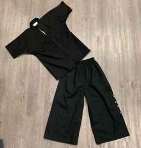 Ensembles de karaté personnalisables avec logo, tissu extensible léger, technique de strass - Product Image 2