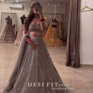Te presentamos la colección más hermosa última boda Lehenga - Product Image 1