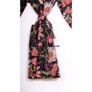 Veste Kantha en coton 100% pur vintage faite à la main pour femmes, mode de festival, kimono court matelassé, vêtements de nuit pour l'été - Product Image 6