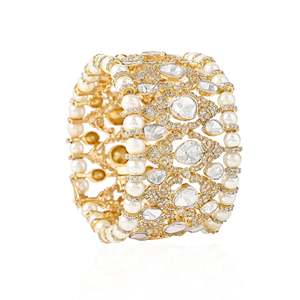 Brazalete Dorado de Moda - Product Image 2