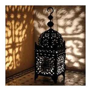 Lanterne suspendue faite à la main porte-lumière de thé éclairage décoratif indien en métal pour les intérieurs - Product Image 1