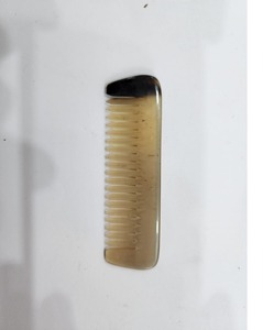 Peigne à cheveux design moderne Mini peigne à cheveux vintage fait à la main en plumes de mariée avec corne naturelle élégante taille de poche indienne - Product Image 1