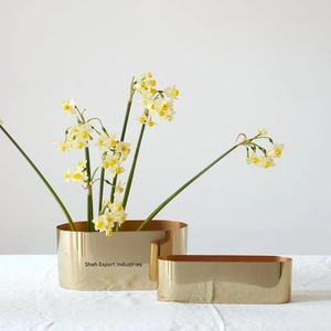 Vase à fleurs en forme de bateau en métal de dernière conception pour votre obsession florale Vase floral fait main de table de couleur or - Product Image 3