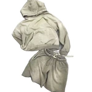 Sweat à capuche et short délavés à l'acide vierge en polaire unie de haute qualité personnalisés en gros Survêtement deux pièces unisexe court à capuche - Product Image 1
