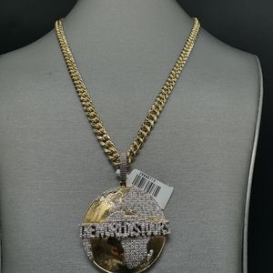 สร้อยคอพร้อมจี้ดีไซน์อ่อนน้อมถ่อมตนพร้อมสร้อยคอโซ่เทนนิสสร้อยคอเครื่องประดับฮิปฮอปสีเหลืองทอง - Product Image 1