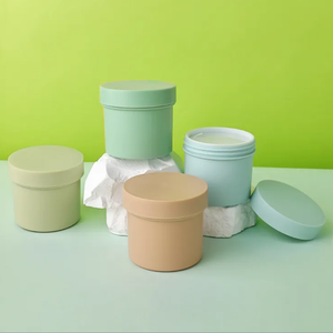 Tarro de crema de plástico de 50g con logotipo personalizado al mejor precio con tapa negra para embalaje de cosméticos Tarro de crema exfoliante fabricado en Pavico Vietnam - Product Image 6