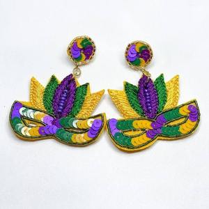 Pendientes de hoja de cuentas de cristal bordadas Mardi Gras - Product Image 1