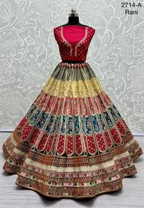 Ropa de fiesta de diseño Lehenga Choli con encaje bordado y parche colorido - Product Image 3