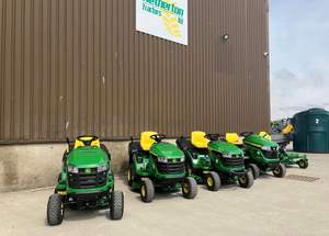 Cortadora de jardín X950R con motor central y componentes de engranaje, 4x4 tractor limpio de ruedas, modelo John-Deere X950R - Product Image 3