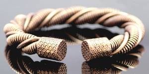 Brazalete ancho de diseñador floral de latón puro 100% hecho a mano, brazalete ajustable, Regalo para mamá - Product Image 3