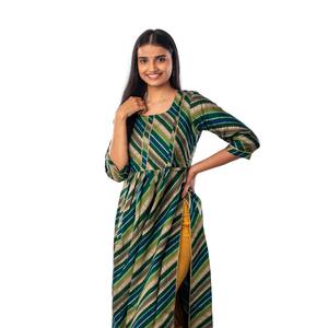 Élégant vert Chanderi Modal Long Kurta pour les femmes en coton doux vêtements ethniques coupe confortable look festif traditionnel pour les fêtes - Product Image 1